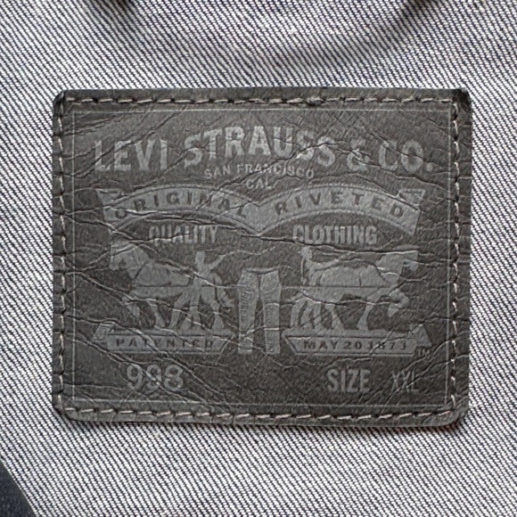 Levi's Men's Dark Denim Jacket - Picture 2 of 7